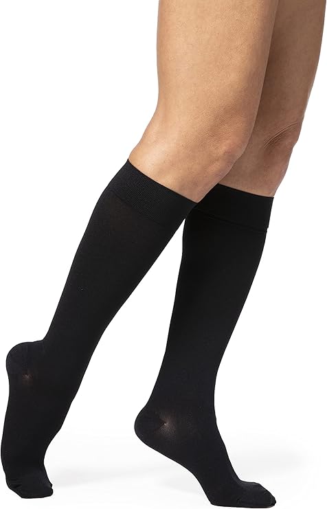 DYNAVEN by Sigvaris Women's Compression Calf-High Socks 20-30mmHg Weight - Closed Toe Design for Everyday Support - Small Short - Black