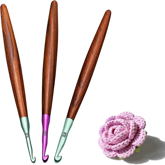 Giwrmu Crochet Hooks Set, Ergonomic Crochet Hooks 3 Pcs, Colored Aluminum Crochet Hook with Wooden Handle for Arthritic Hands Knitted Doll, Gloves, Sweaters, Blankets - 3.5mm4.5mm5.5mm